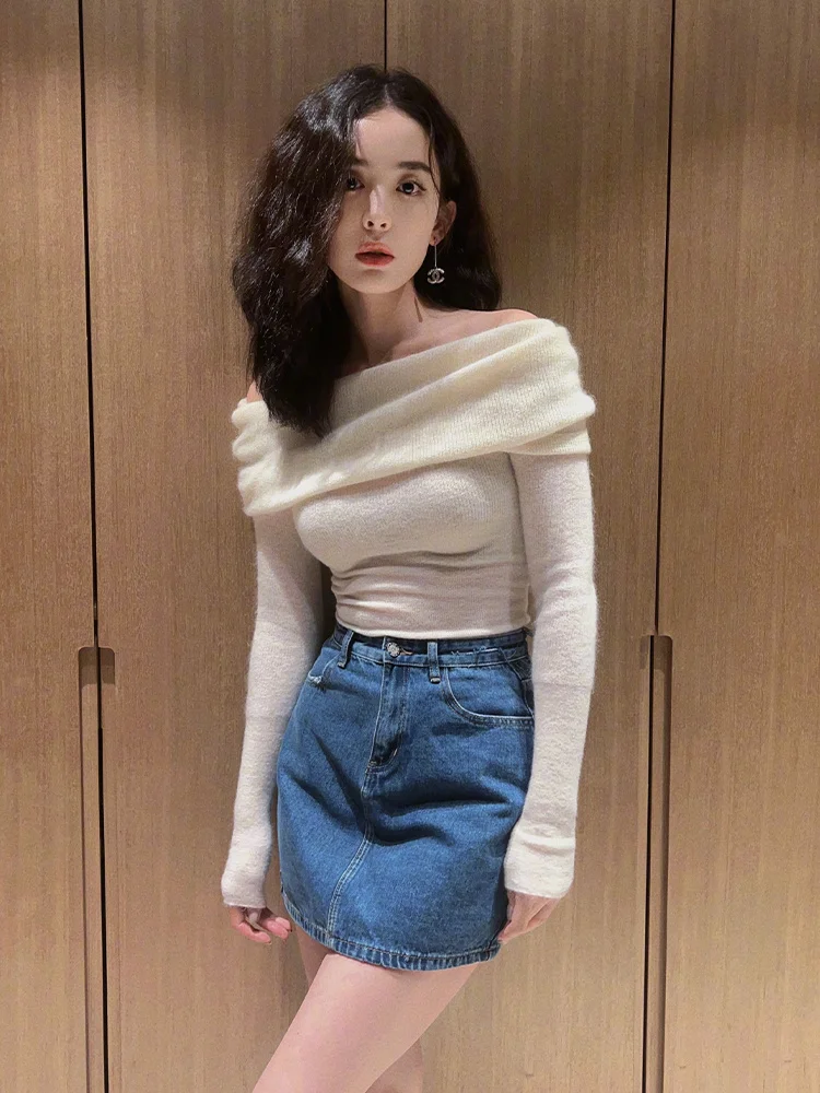 

Gulina Zha Star Same Style Off White Pure Desire One Shoulder Sweater Women's Spring and Autumn 2023 New Sexy Off Shoulder Top