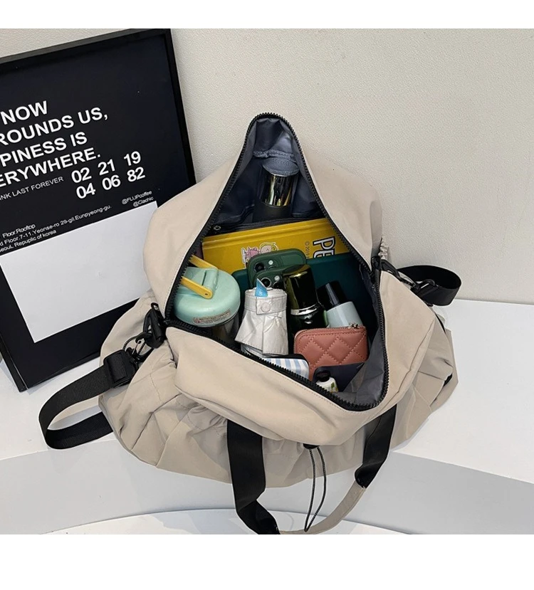 Large Travel Bag - Spacious, Lightweight & Durable. with Adjustable Strap & Pockets. Perfect for Travel & Commute Сумка Женская