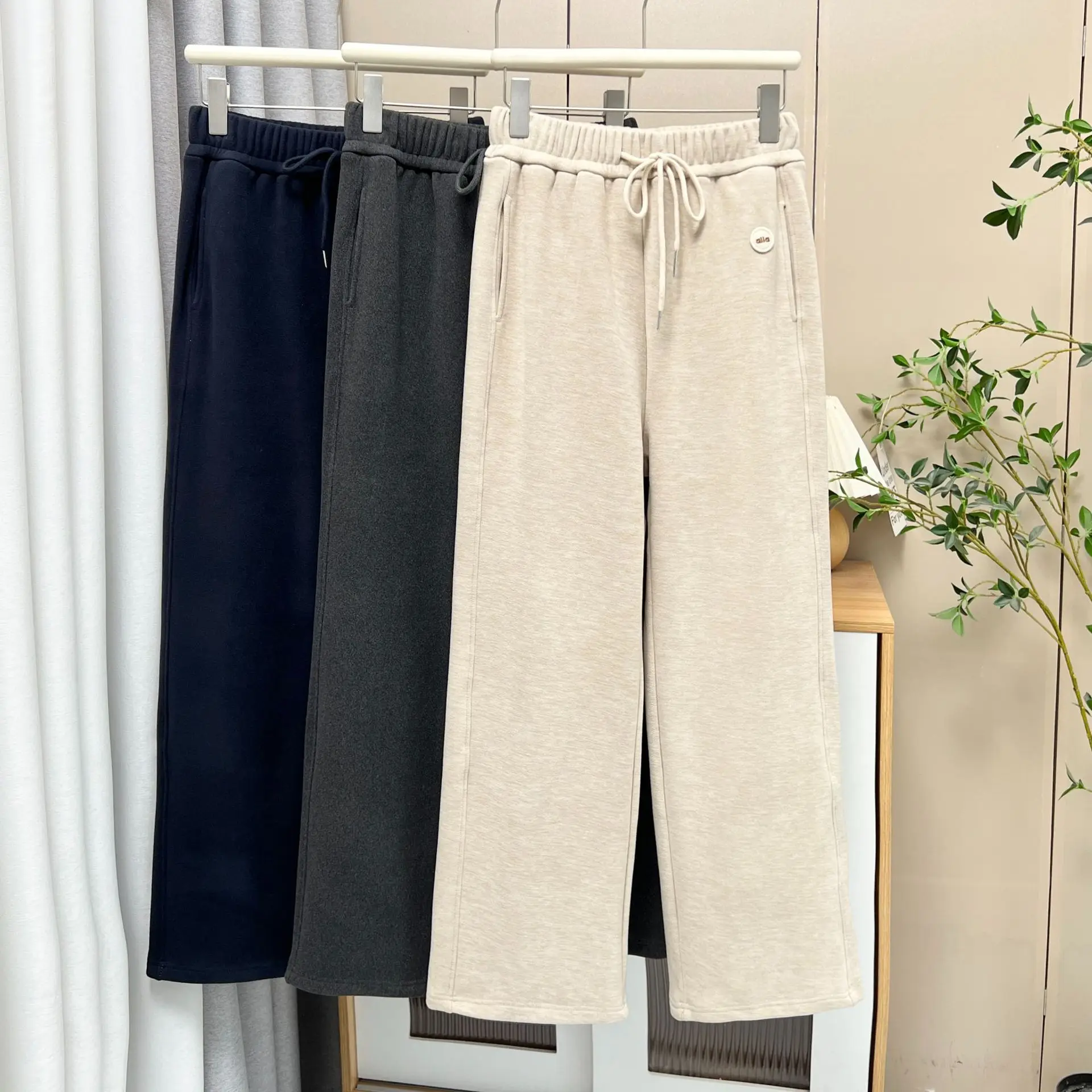 XXXXXL Fashion Plus Size Women's Straight  Pants New Autumn And Winter Style Casual Fleece Thermal Label Sweatpants 608