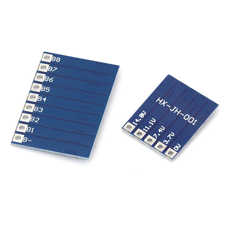 Gros plan sur un connecteur XT60 mâle pour batterie RC 4S 6S, montrant les broches dorées.