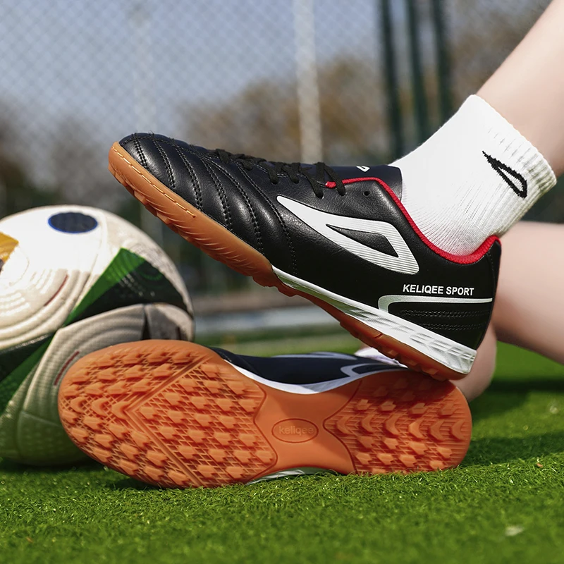 Venda quente mais vendido unisex juventude botas de futebol chuteiras antiderrapante respirável couro superior leve durável futebol trai 3