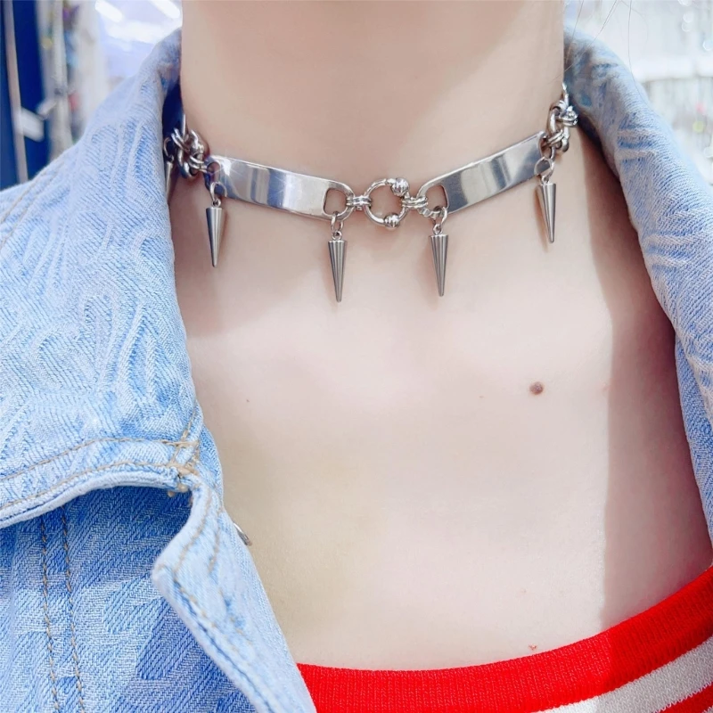 Trendy Hip Hop Rivet Necklace Gothic Choker Chain with Spikes, Adjsutable Neckchain Fashion Jewelry Pieces for Women