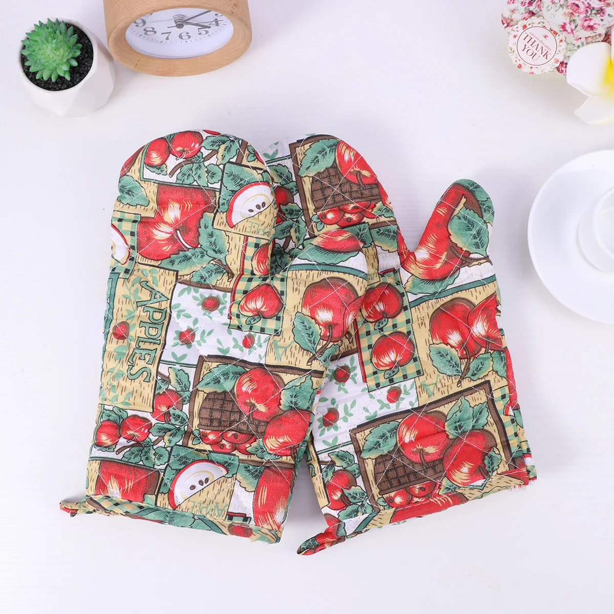 

2Pcs Oven Mitts Apples Pattern Gloves Non-Slip Oven Gloves Hot Pads Potholders Cooking Baking Gloves Kitchen Cooking Baking