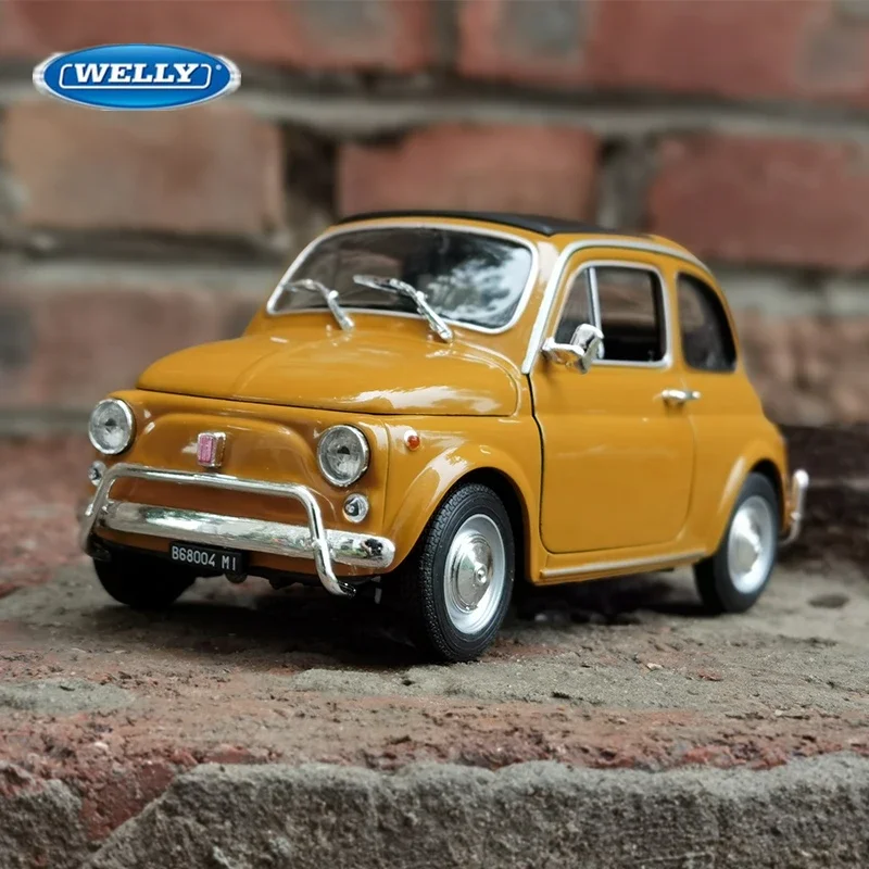 WELLY 1:18 FIAT 500L Alloy Car Model Diecast Metal Toy Vehicles Classic Car  Model High Simulation Collection Childrens Toys Gift