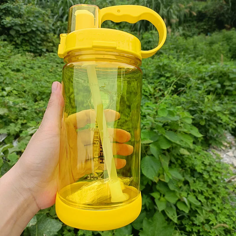 Sports water bottle 1000ml BPA free fitness protein shake plastic portable straw