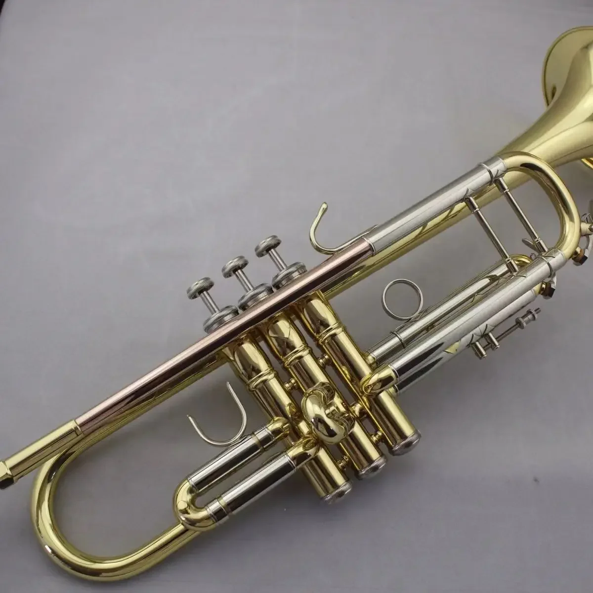 Trompeta stradivari instrumento de LT197GS Bb m&uacute;sica profesional chapado en oro nuevo