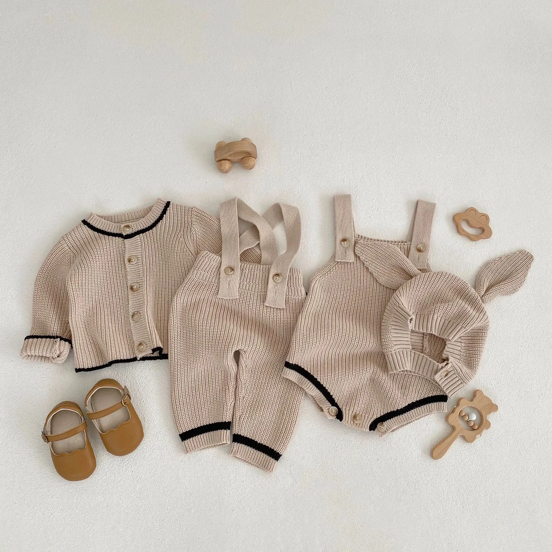 

2023 Boys Baby Spring Solid Sleeveless Bodysuit+ Cute Rabbit Ear Caps Versatile Knitwear Overall Girls New Soft Knitted Cardigan