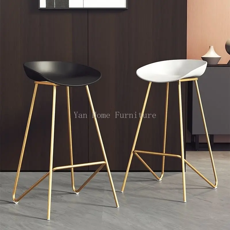 Рисунок 3 - Барные стулья в скандинавском стиле