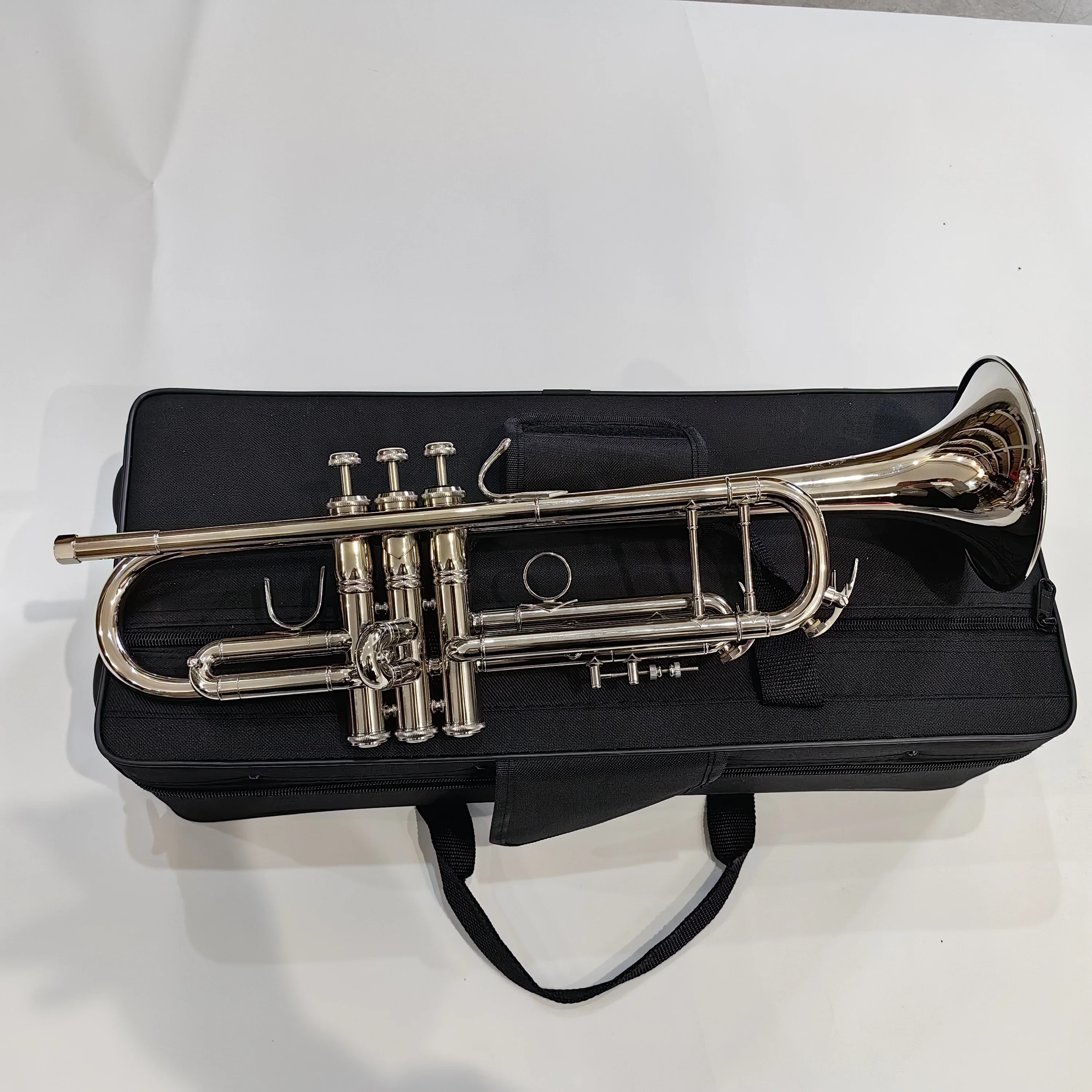 High Quality BB Trumpet Band Student Professional Player Brass Instrument Trumpet with Gig Bag