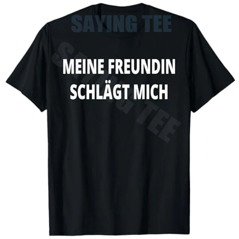Meine Freundin schlägt mich – Beziehungspaar T-Shirt mit Y2K-Schriftzug – Neuheit Geschenk personalisierbar