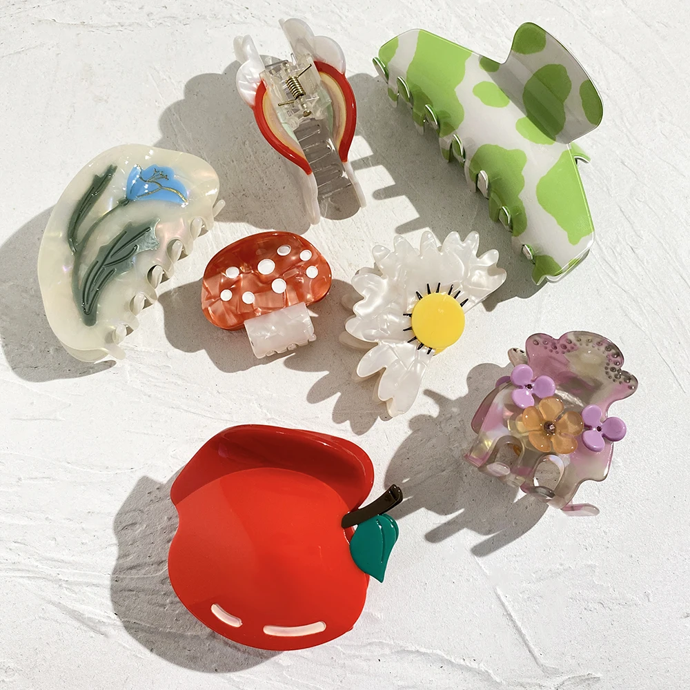 AENSOA Haarschmuck mit Regenbogen-Wolkenmuster für Frauen, schickes Liebesbrief-Design, mit kubischem Zirkon gefüllt, kreativer Acryl-Kopfschmuck – Detail 3