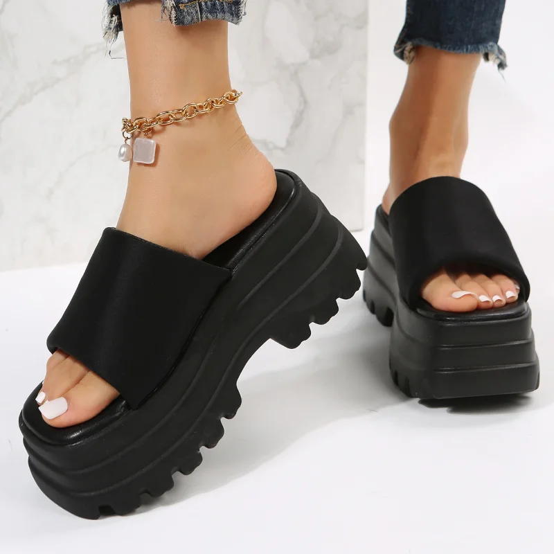 Sandálias plataforma de nylon preto para mulheres, cunhas grossas, chinelo de banda única, novo, verão, 2023