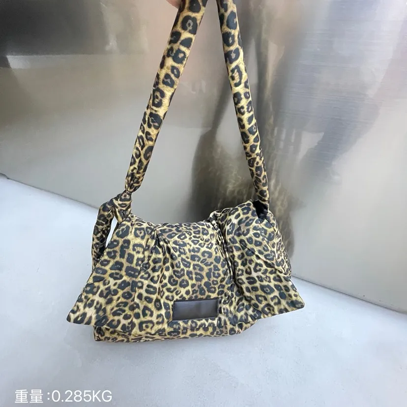 Women Leopard Print Fashion Shoulder Zipper Closure Stylish Crossbody Padded Top Handle Bag Outdoor Travel Bag