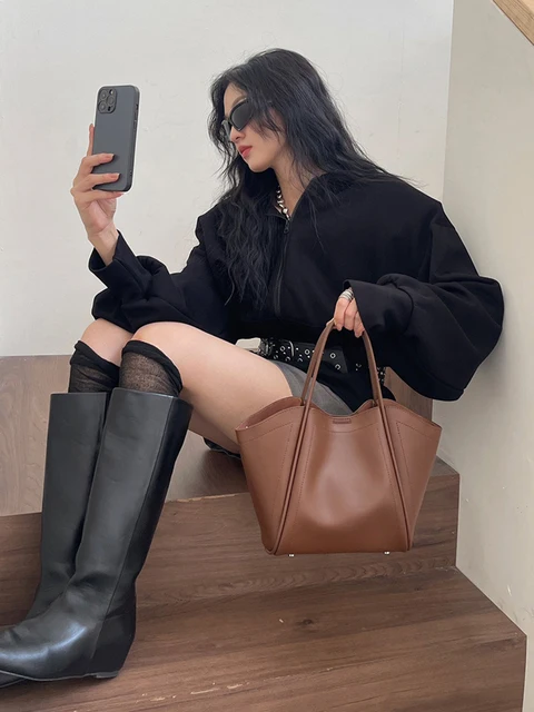 2025 Women's Large Capacity Handbag Wing Design Handheld Tote Daily Use And Commuting Single Shoulder Crossbody Bag for Ladies 23 2025 Women's Large Capacity Handbag Wing Design Handheld Tote Daily Use And Commuting Single Shoulder Crossbody Bag for Ladies 23