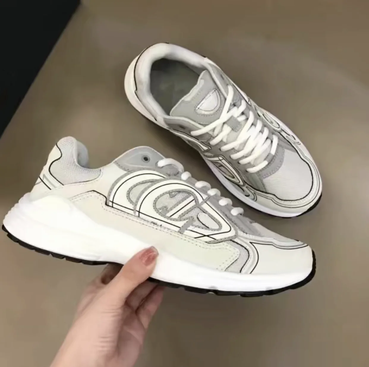 2024 Luxury Quality Casual Sneakers Lace-up Round Toe Running Shoes Leather Suede Patchwork Flat Shoes Fashion B30 Sneakers