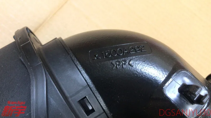 PAJERO V70V80V90V60 PRE-CLEANER ASSY, 공기 청정기 입구 1500A292(MR481402)