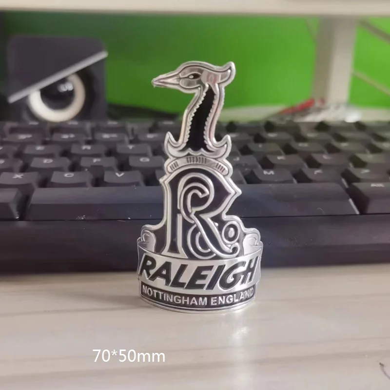 Red bull ヘッドバッジ Red bull ヘッドバッジ