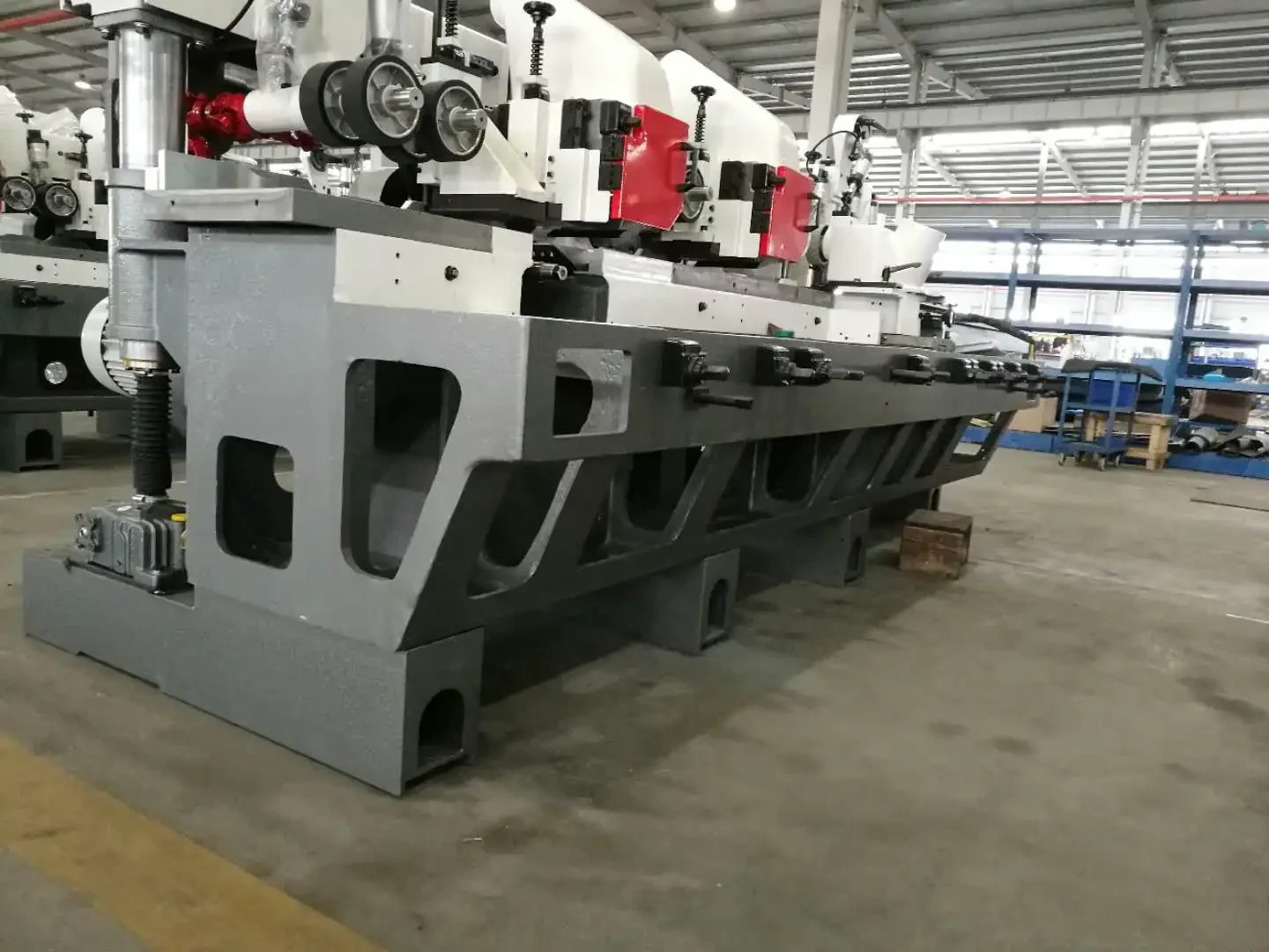 3 MB723W 4 Sided Moulder With Universal Spindle 4