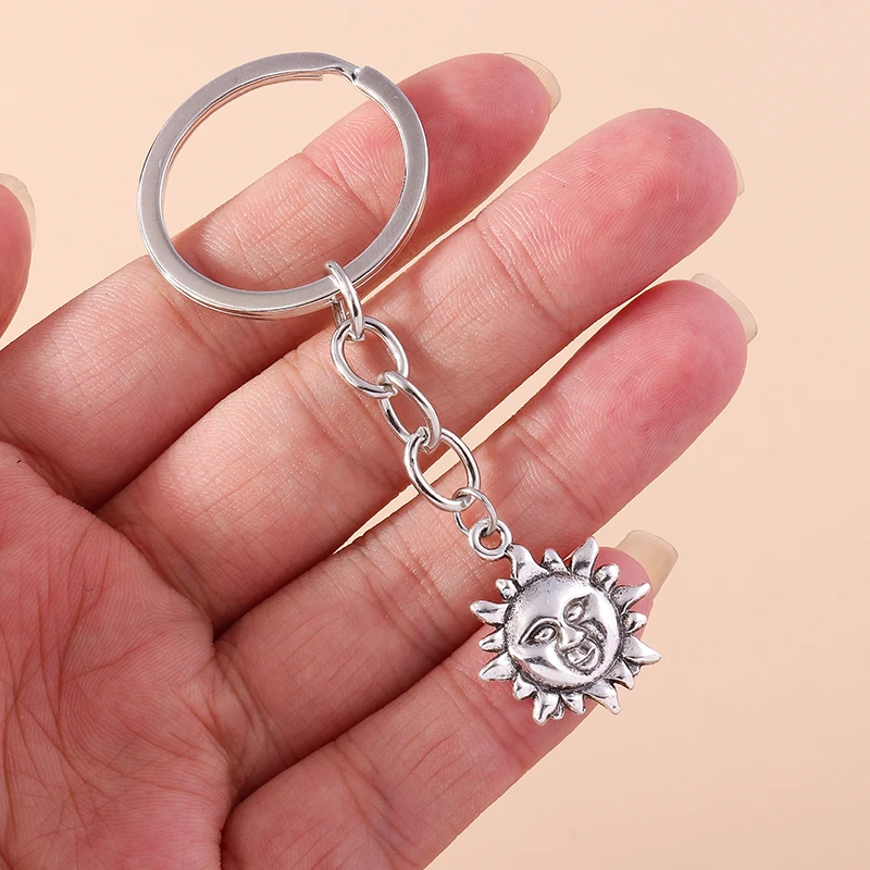 Niedlicher Schlüsselanhänger, Legierung, Sonne, Mond, Wolken, Charms, Schlüsselanhänger, Souvenir, Geschenke für Damen und Herren, Autoschlüssel, Handtasche, Schlüsselanhänger, DIY-Zubehör – Detail 2
