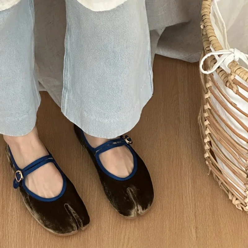 Tabi Split-Toe Ballet Flats Shoes Women Spring Autumn Velvet Buckle Strap Mary Jane Elegant Flannel Soft Ladies Loafers New In 6
