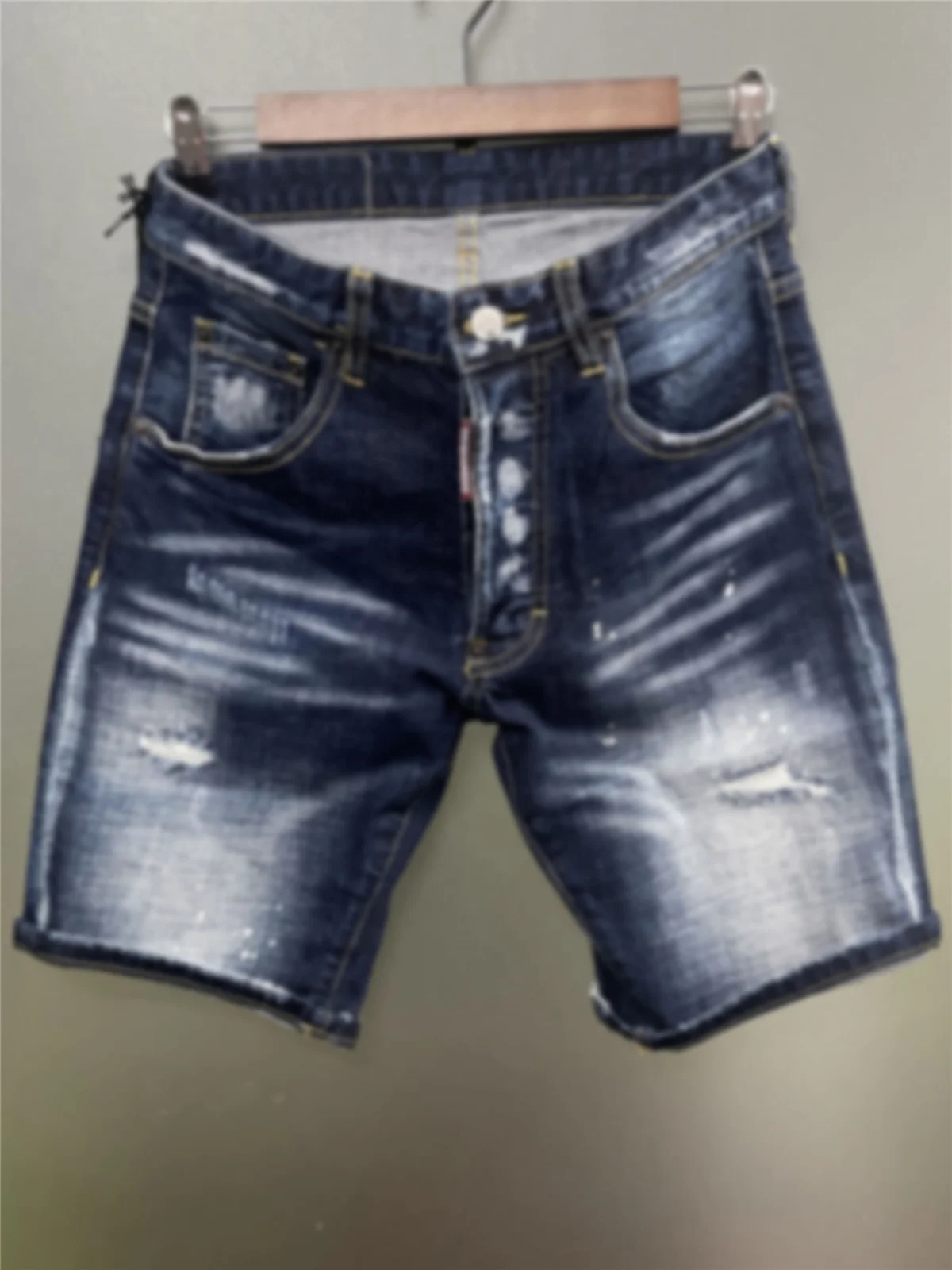 

2024 Spring/Summer New D2 Jeans Washed and Worn Hole Patch Double Leather Brand Small Feet Black Denim Shorts for Men