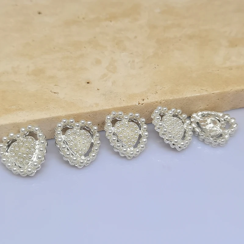 Mini Luxus Strass Perle Decor Tasten Von Kleidung Schwarz Weiß Herz Blume Runde Design Mode-Taste Für Frauen Hemd DIY – Detail 9
