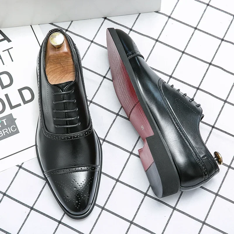 Men's Carving Dress Luxury Designer Handmade Business Formal Pointed Wedding Shoes