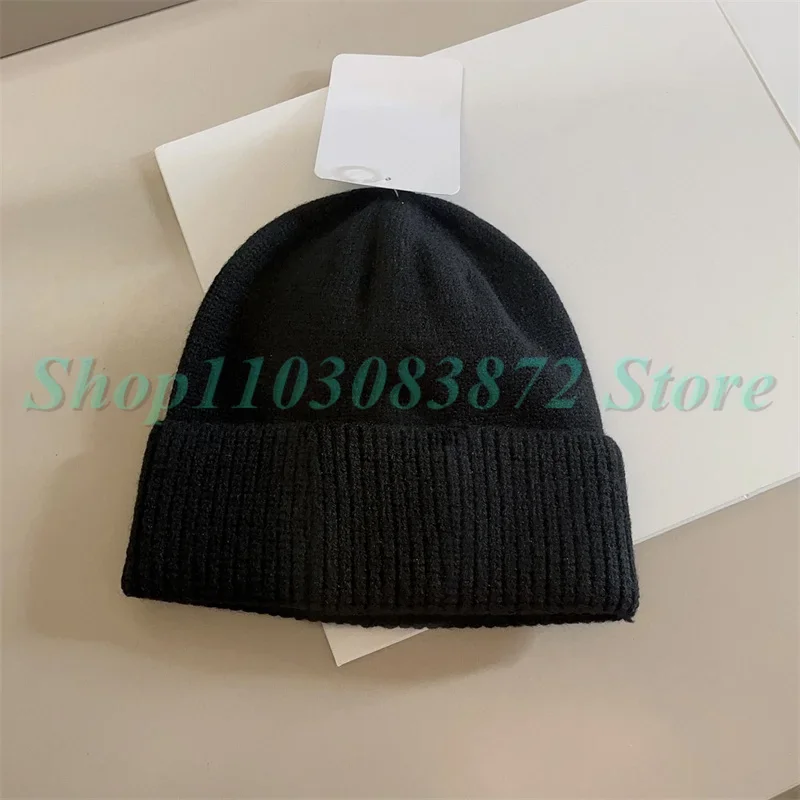 

820838 Winter Black Beanies Hat Outdour Fashion Women Knit Hats Luxry Embroidery Logo Design Wool Hats Seam Keep Warm 2023 New