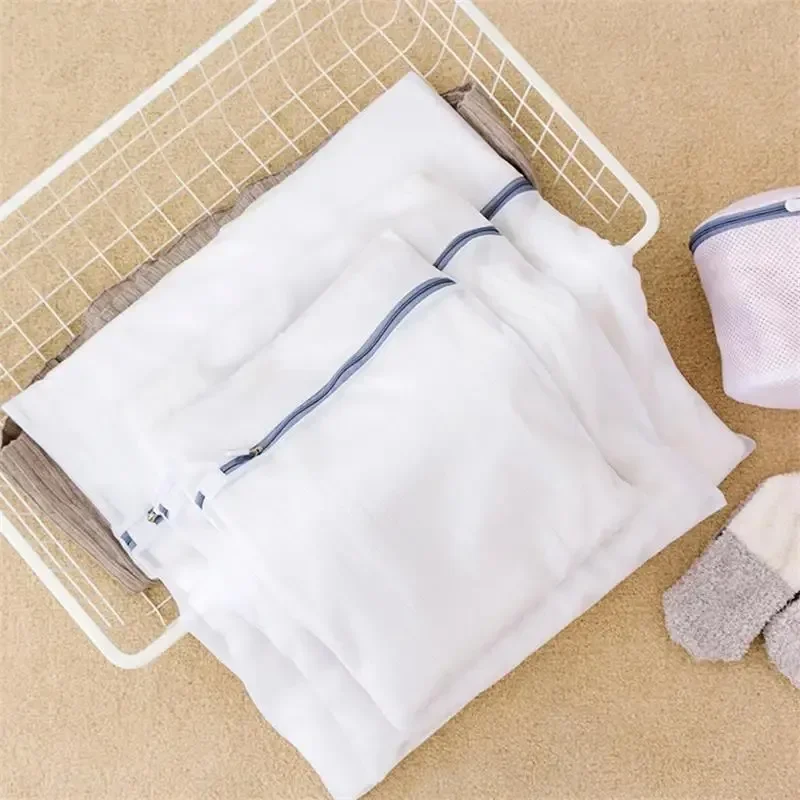 Description Picture 3 of itemZippered Mesh Laundry Bag Polyester Laundry Wash Bags Coarse Net Laundry Basket Laundry Bags for Washing Machines Mesh Bra Bag