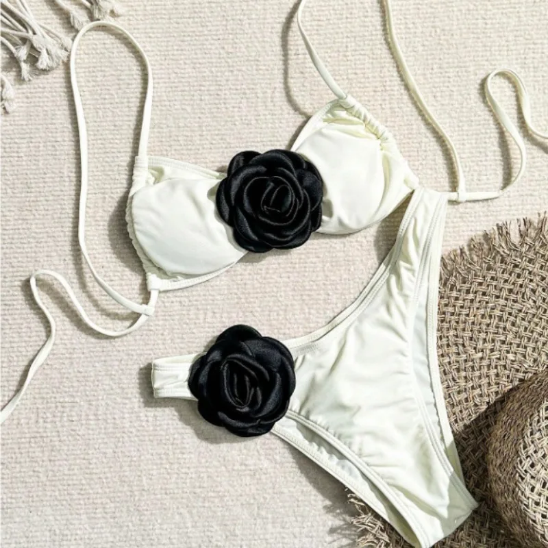 Рисунок 6 - Женский купальный костюм с цветочным принтом