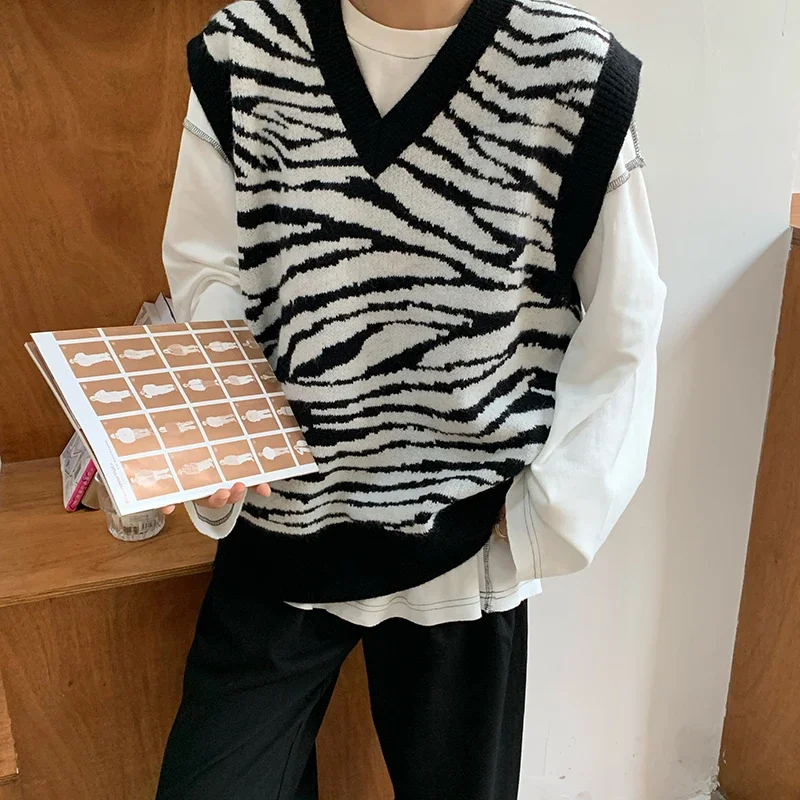 Zebra Stripes Sweater Vest 2023 New Women Knitted Sweater Vest Spring Autumn Korean Fashion Loose Casual Chic Sleeveless Tops