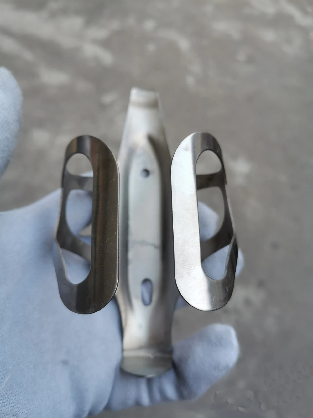 

1 шт., титановый держатель для бутылки с водой