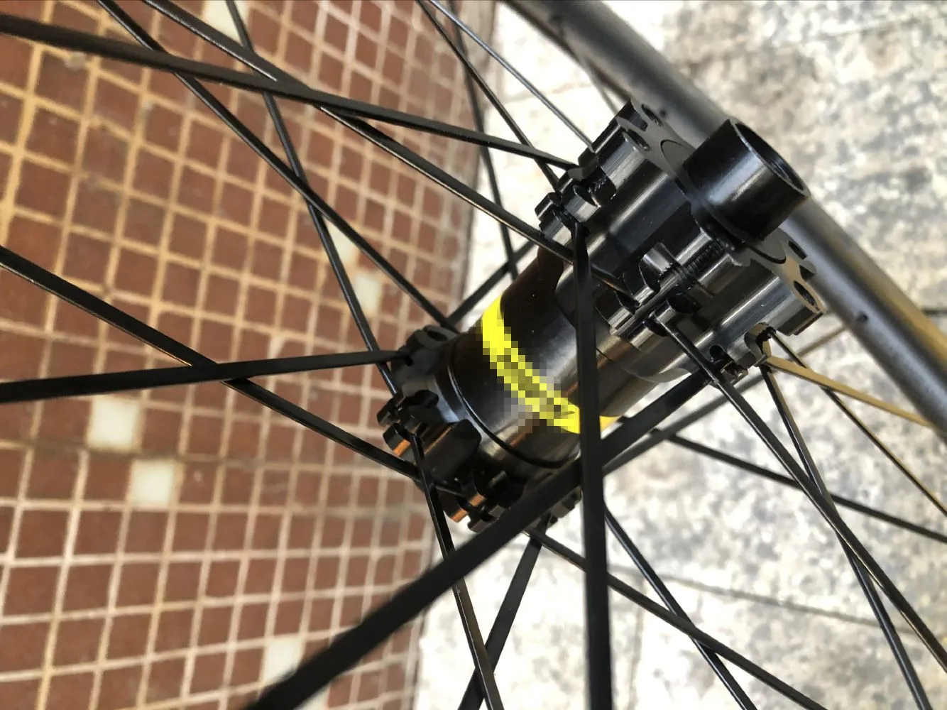 700C Rennrad-Laufradsatz, superleicht, aus Aluminiumlegierung, mit gedichteten Lagern, flachen Speichen, 40/50mm Felgen, Rennrad-Laufräder – Detail 5
