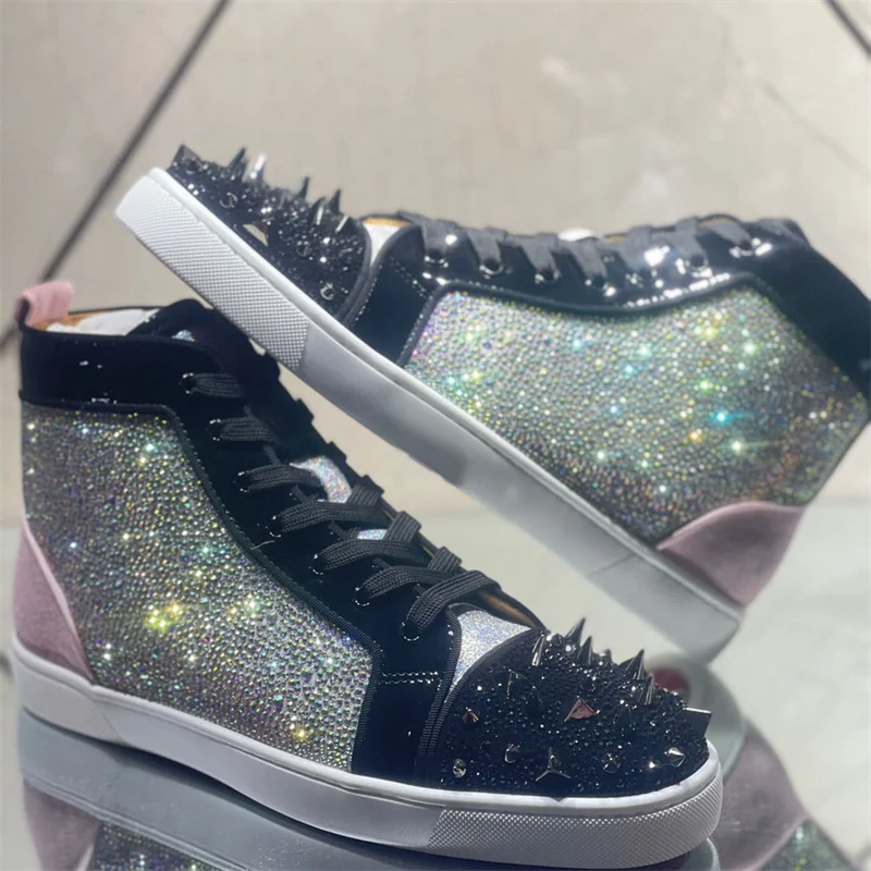 

Luxury Designer Sparkle Diamonds Leather Sneakers For Men Casual High Top Rivets Women Fashion Brands Trainers Red Bottoms Shoes