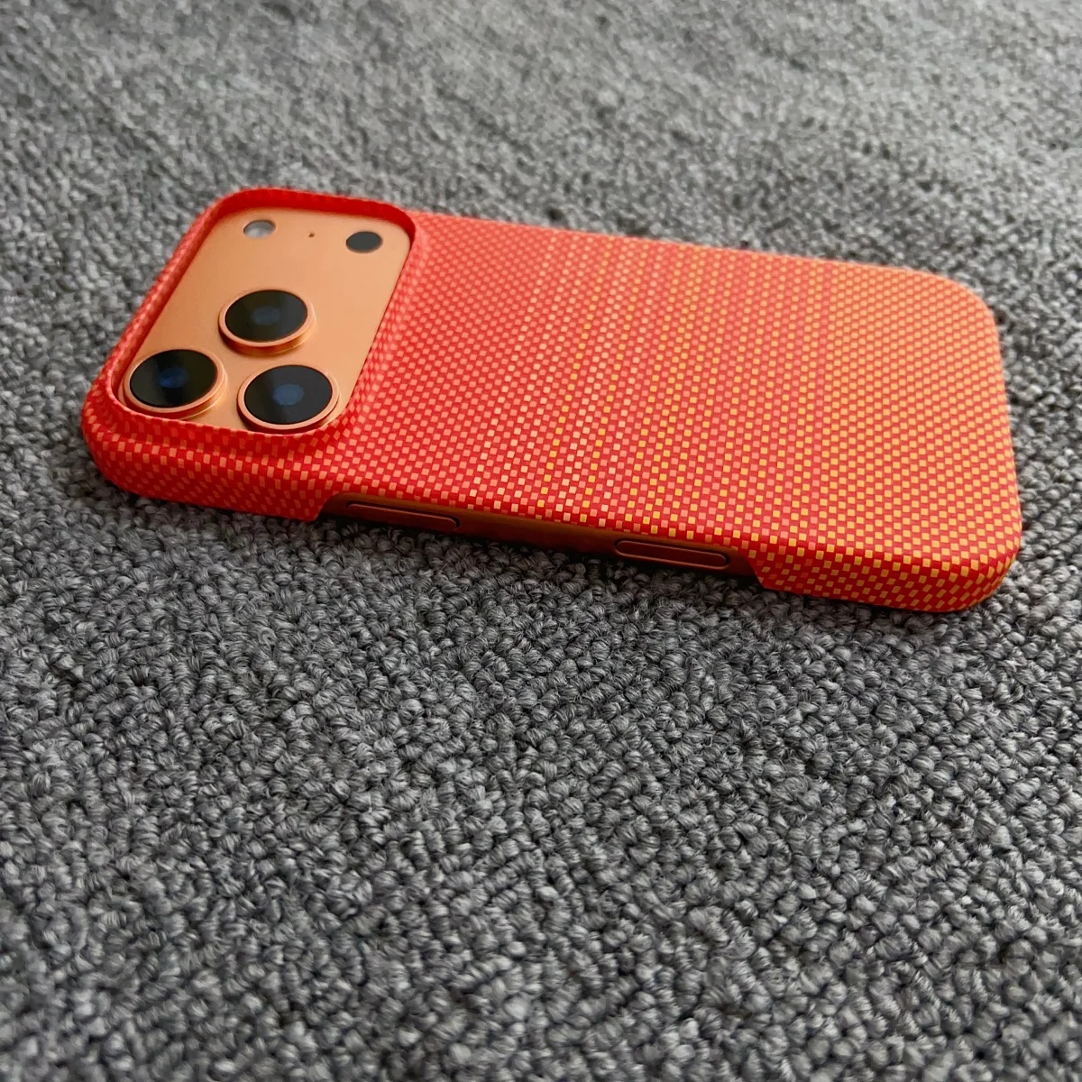 Frameless Carbon Fiber Striped Scepter Magsafe Magnetic Charging Case