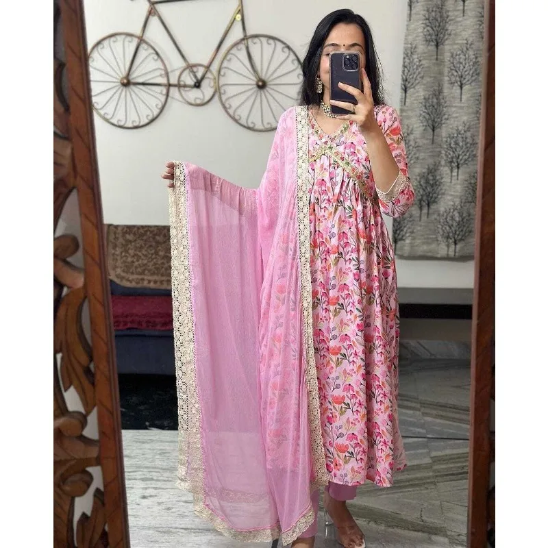 

Indian Salwar Kameez Wedding Party Dressed in Pakistani Dress Designer Set