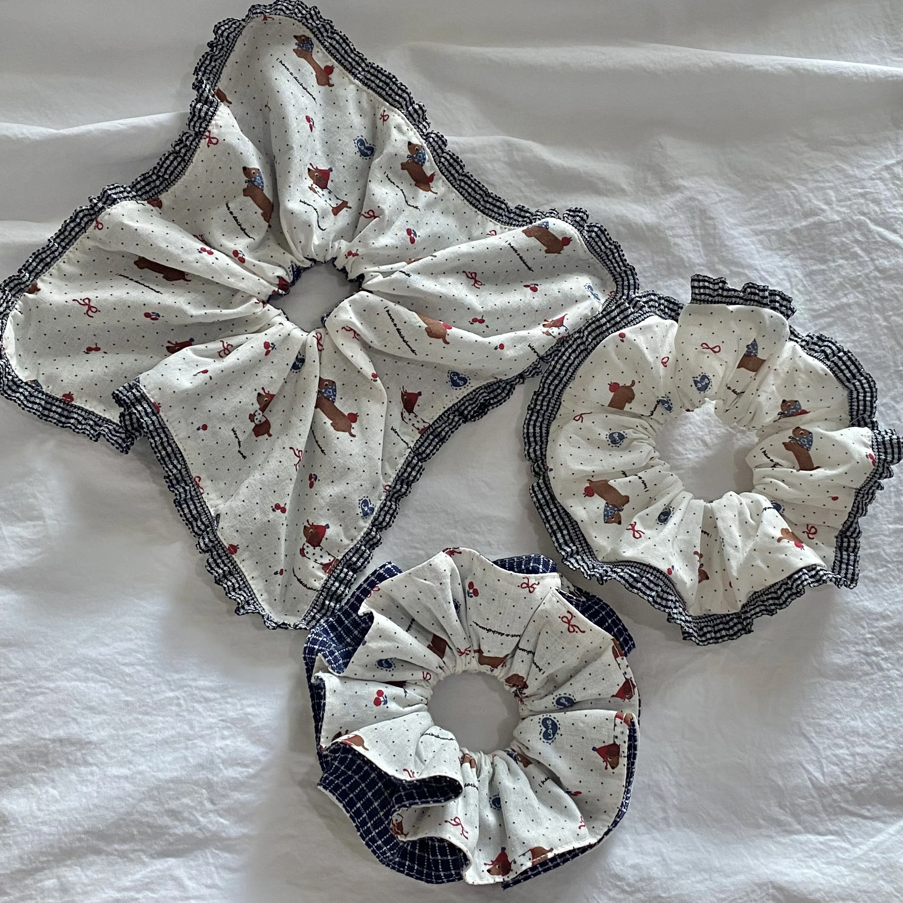 1PC Cute Dog Print Hair Scrunchies Set, Assorted Sizes With Gingham Trim, Adorable Hair Accessories For Women And Girls