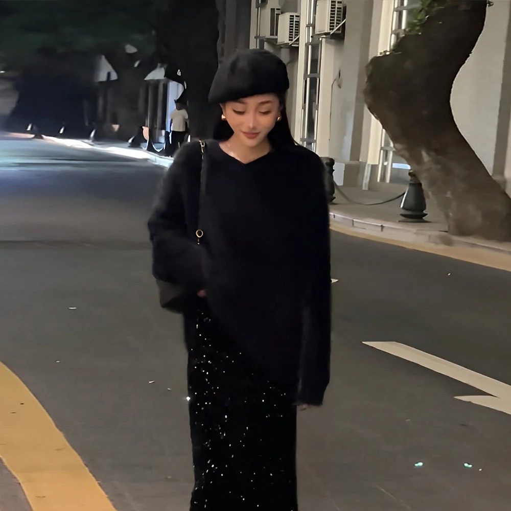 Autumn Winter Pregnant Women's Skirt Slim Hips Maternity Velvet Sequin Skirts Black Pregnancy Straight Long Skirt Party Clothes