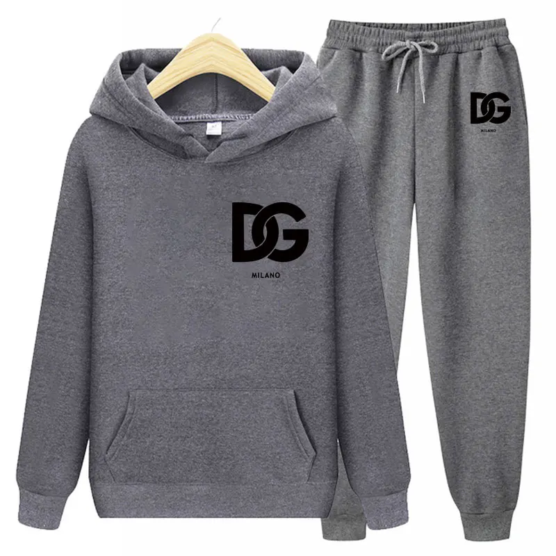 Рисунок 4 - Костюм мужской из толстовки на