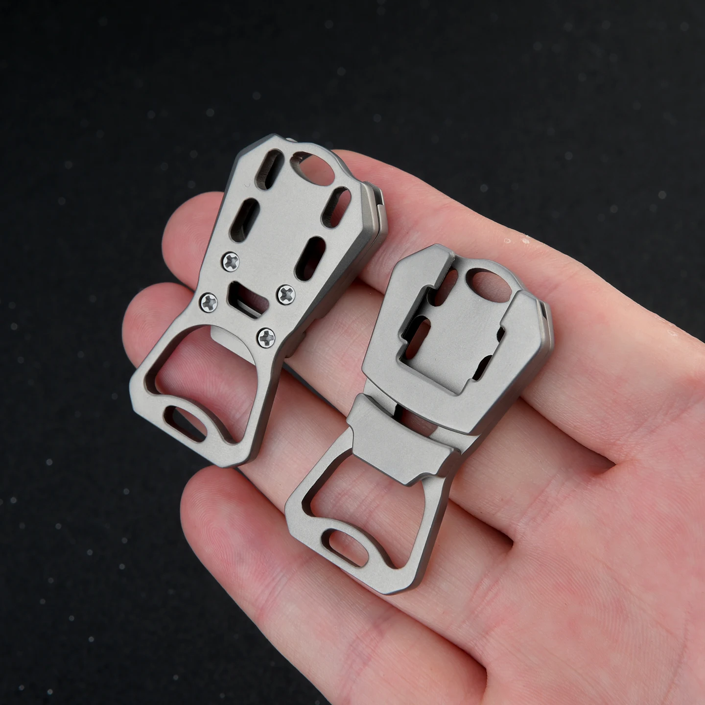 Ultra Light Titanium Alloy Mini Bottle Opener Multifunctional Keychain Bottle Opener Mini portable keychain