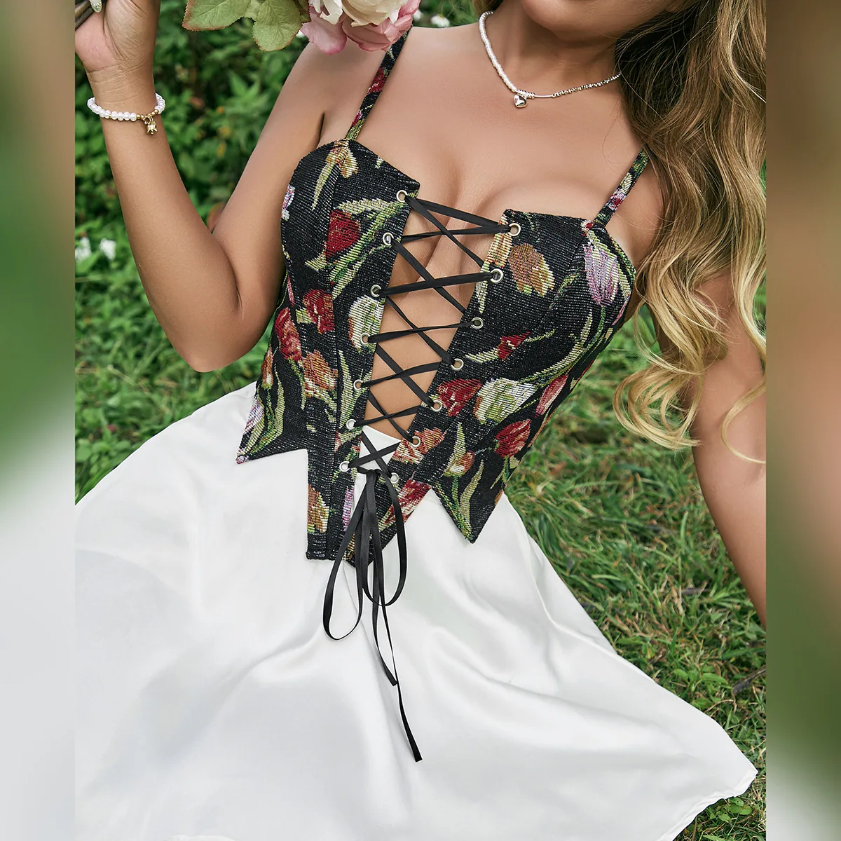 

French Vintage Corset Tops Sexy Floral Corset Bustier Crop Top Tank Lace Up Camisole For Women Going Out Outfit Clubwear Vest