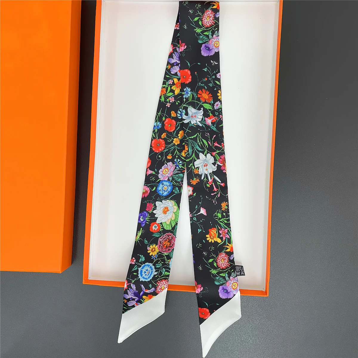 2024 neue Design Kleine Blume Marke Silk Schal Luxus Schal Frauen Foulard Dünne Tasche Schals Halstuch Mode Haar Stirnband – Detail 10