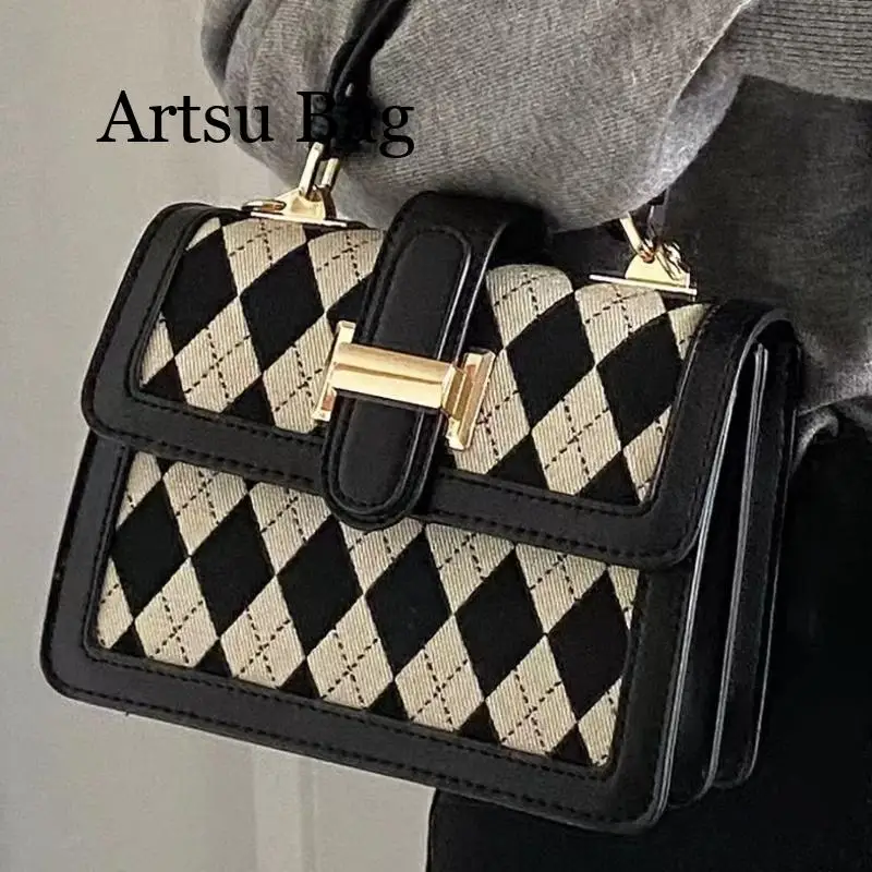 

Handheld Checkered Small Square Bag 2024 Summer Fashion Trend Black White Plaid New Shoulder Crossbody Bag for Women