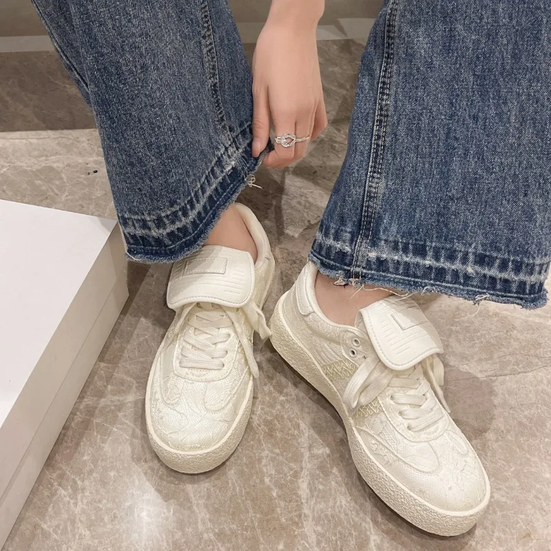 New Woman 2024 Trend Fashion White Leather Women Chunky Sneakers White Shoes Lace Up Tenis Feminino Platform Women Casual Shoes