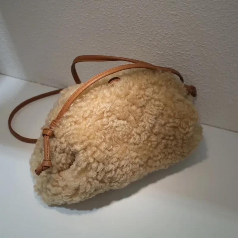 New Lamb Wool Cloud Bag Kawaii Plush Purese Clutches Korean Chic Minority Designer Single Shoulder Crossbody Bag Female Hobo