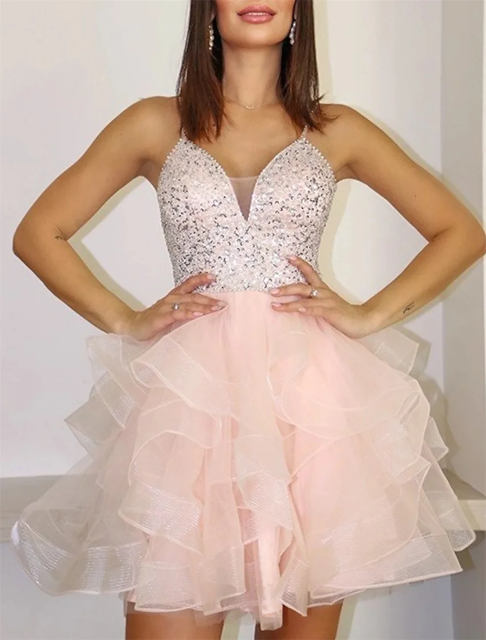 Abiti Da Cocktail A-Line Abito Gonfio Homecoming Corto Mini Scollo A V Senza Maniche Tulle Con Cristalli 2022 Robes De Soirée