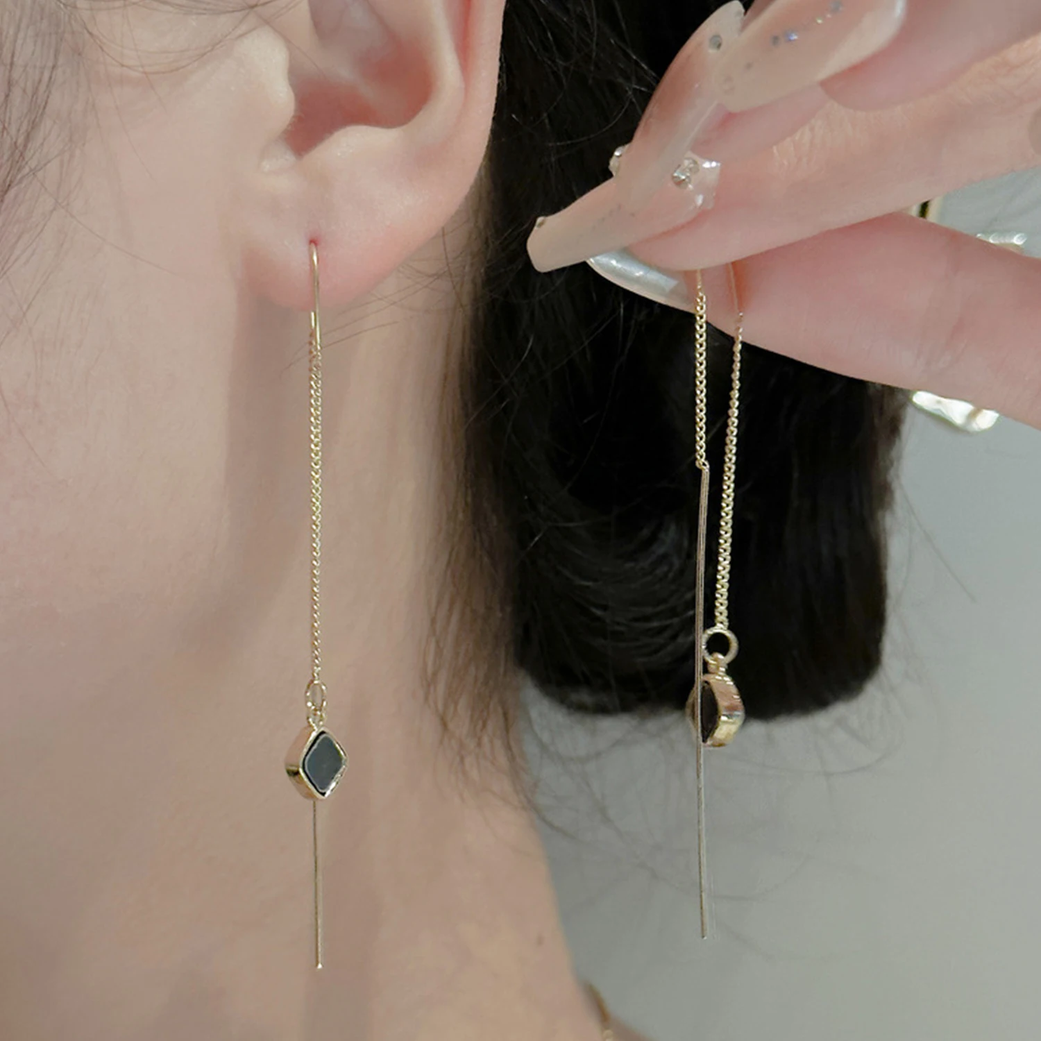 

Black Heart Ear Line Long Hanging Earrings for Women Gold Color Ear Wire Piercing Earring Accessories Jewelry
