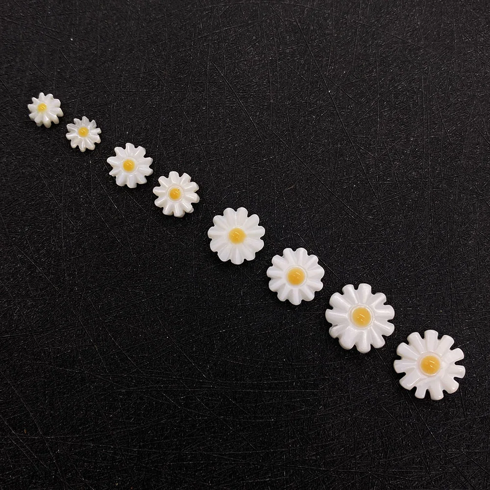 여성용 천연 진주 껍질 비즈, 귀여운 작은 데이지 모양, 창의적인 루즈 비즈 쥬얼리, DIY 매력 팔찌 선물, 6-12mm, 10 팩