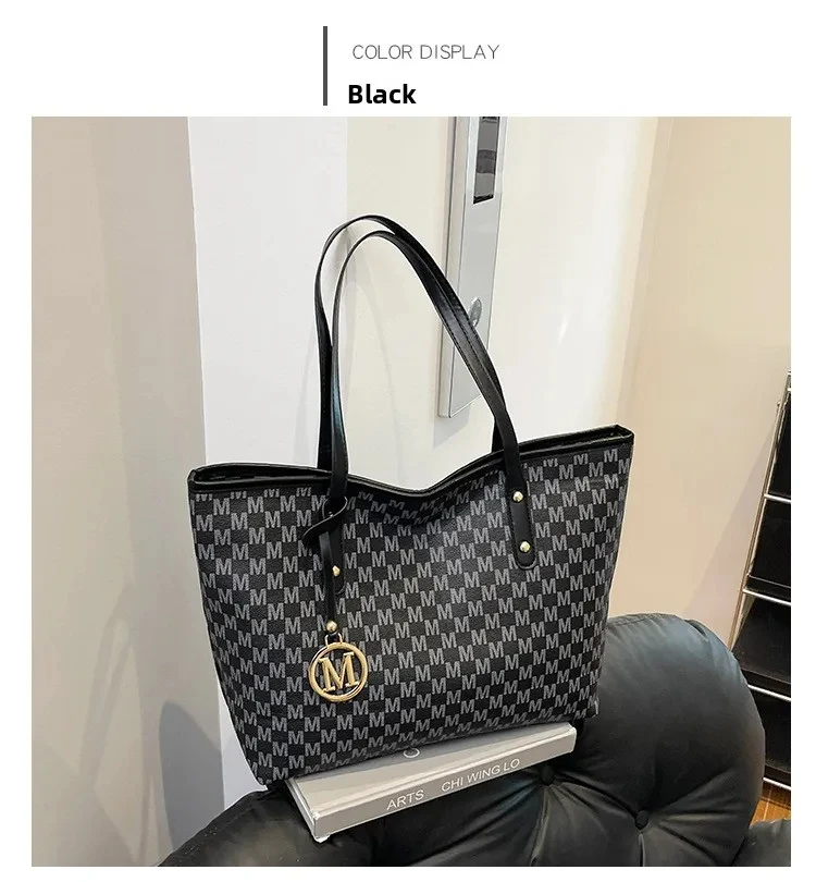 2026 New Large Capacity Women's Bag For Versatile Small Design Check Pattern Shoulder Tote Commuter Bag