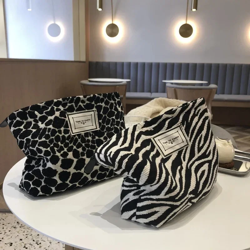 

Large Women Leopard Cosmetic Bag Canvas Waterproof Zipper Make Up Bag Travel Washing Makeup Organizer Beauty Case